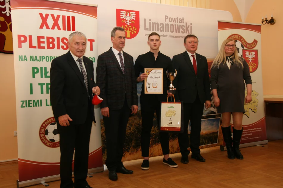 Stanisław Strug: „Na przekór pandemii świat piłki nożnej nie poddał się” - zdjęcie 2