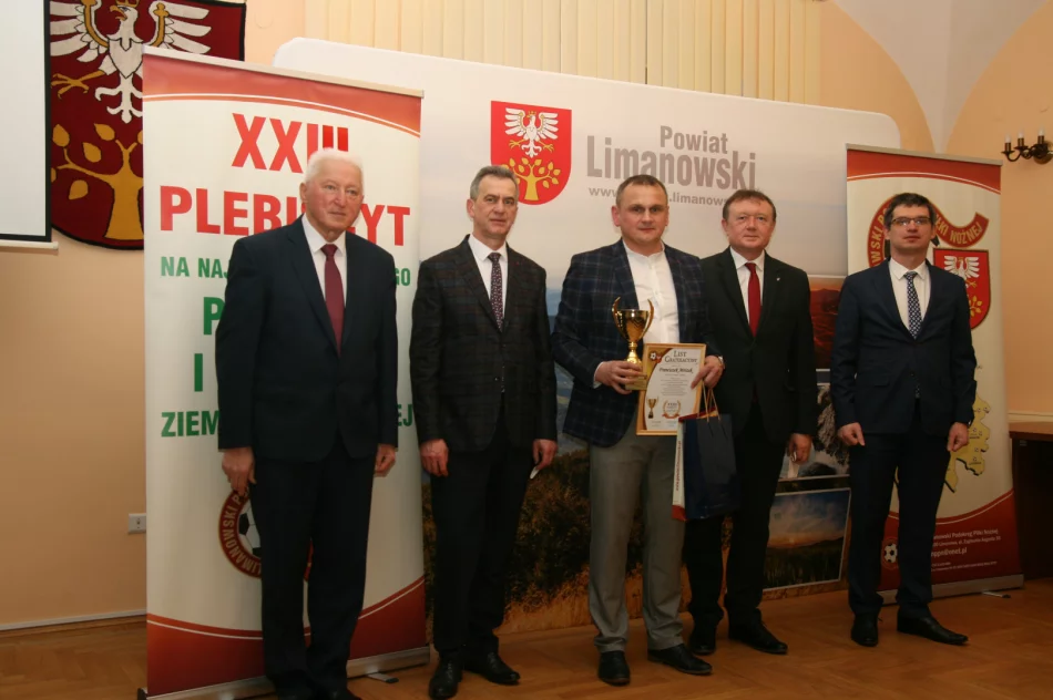 Stanisław Strug: „Na przekór pandemii świat piłki nożnej nie poddał się” - zdjęcie 8