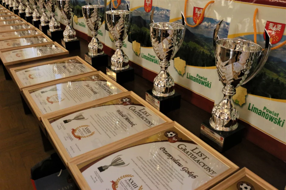 Piłkarze z klubów sportowych z miasta Limanowa nagrodzeni w Plebiscycie Podokręgu Piłki Nożnej - zdjęcie 3