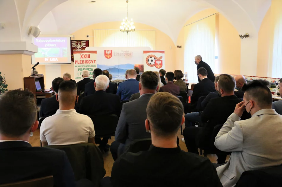 Piłkarze z klubów sportowych z miasta Limanowa nagrodzeni w Plebiscycie Podokręgu Piłki Nożnej - zdjęcie 10