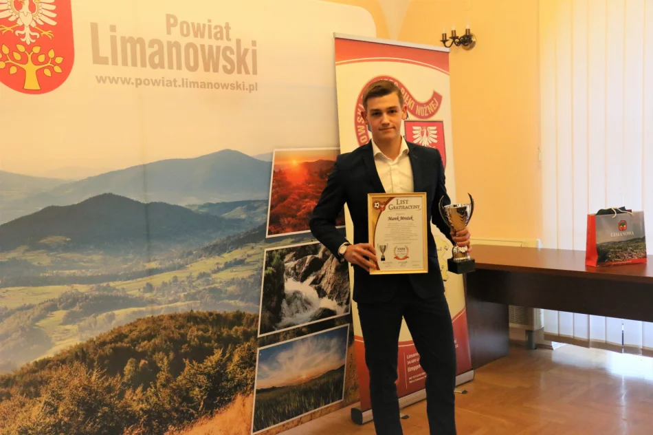 Piłkarze z klubów sportowych z miasta Limanowa nagrodzeni w Plebiscycie Podokręgu Piłki Nożnej - zdjęcie 15