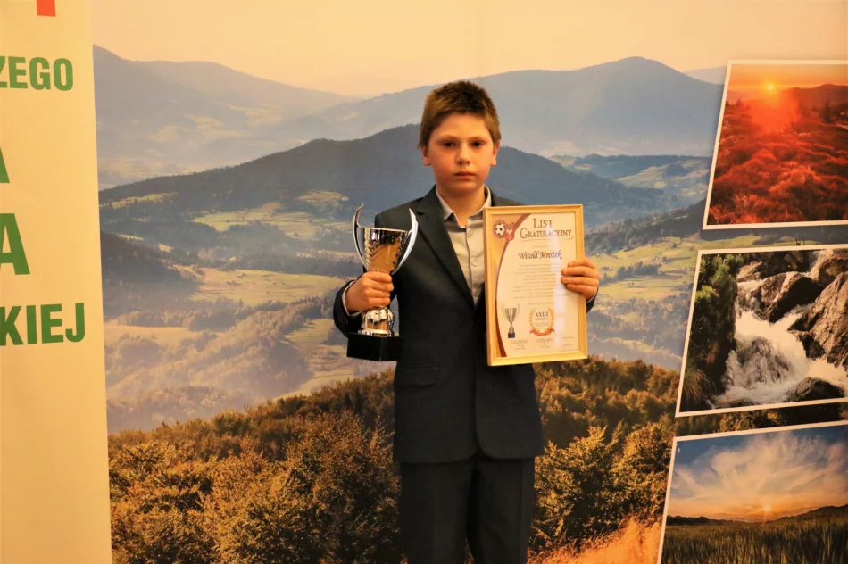 Piłkarze z klubów sportowych z miasta Limanowa nagrodzeni w Plebiscycie Podokręgu Piłki Nożnej - zdjęcie 17