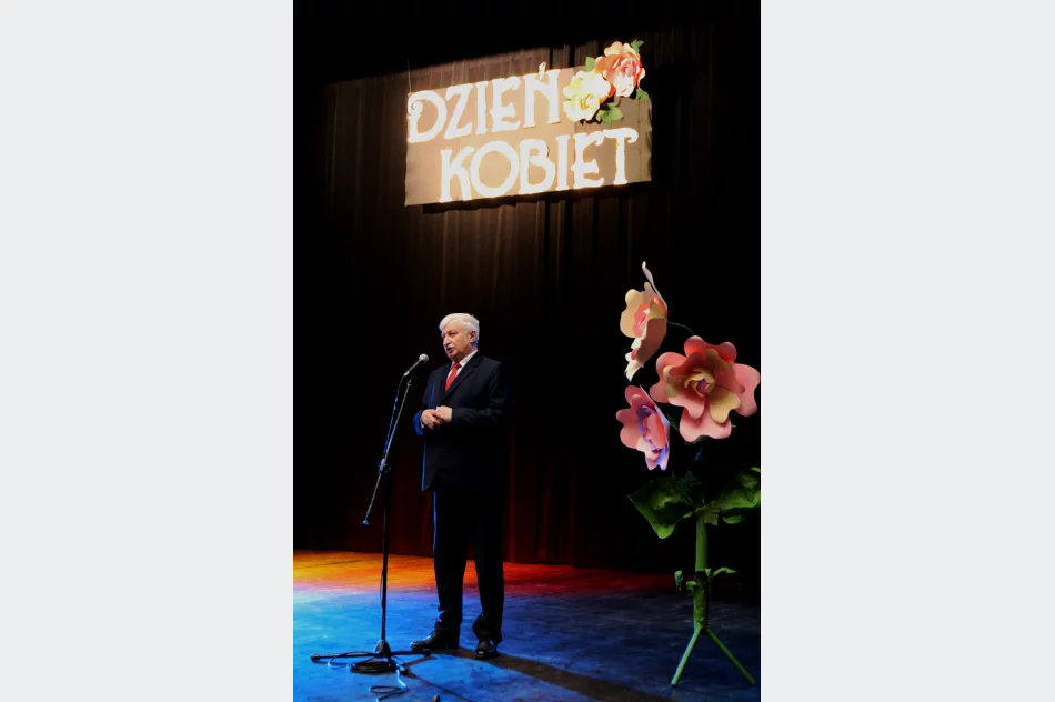 Koncert Łukasza Jemioły z okazji Dnia Kobiet - zdjęcie 2