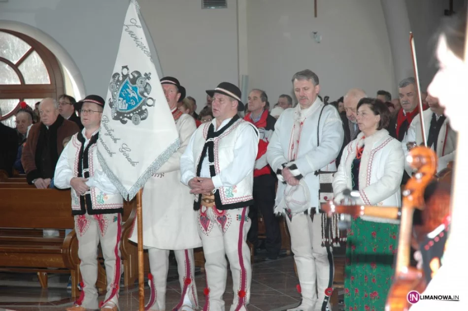 Poświęcono nowy sztandar ZP Białych Górali (wideo) - zdjęcie 2