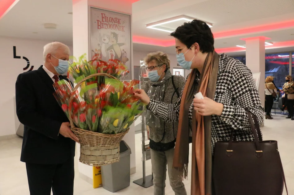 Utalentowany artysta wprowadził panie w wyjątkowy muzyczny nastrój - zdjęcie 4