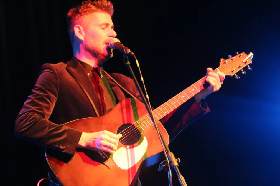 Utalentowany artysta wprowadził panie w wyjątkowy muzyczny nastrój - zdjęcie 15