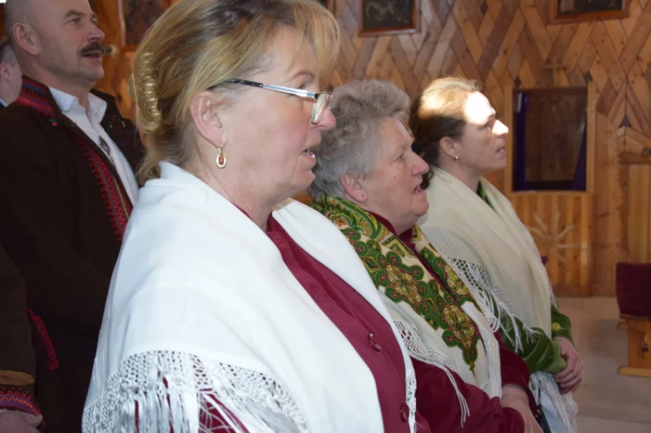 Zagórzańska Msza okazją do świętowania jubileuszu. "Złote gody"... zespołu regionalnego - zdjęcie 15