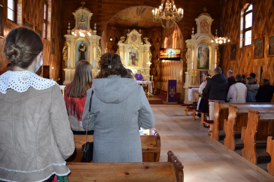 Zagórzańska Msza okazją do świętowania jubileuszu. "Złote gody"... zespołu regionalnego - zdjęcie 17