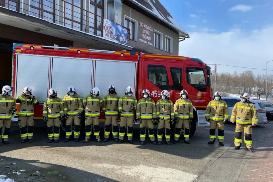 Firma przekazała nowoczesne stroje bojowe i hełmy dla jednostki OSP - zdjęcie 9