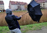 Ostrzeżenie dla Małopolski: silny wiatr do 80 km/h i intensywny deszcz - zdjęcie główne