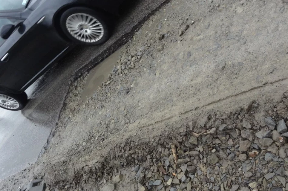 Kierowcy muszą uważać na niebezpieczną dziurę - zdjęcie 2