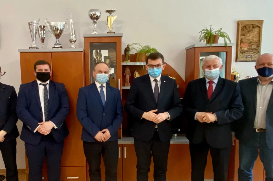 Wojewoda spotkał się z samorządowcami na Limanowszczyźnie - zdjęcie 2