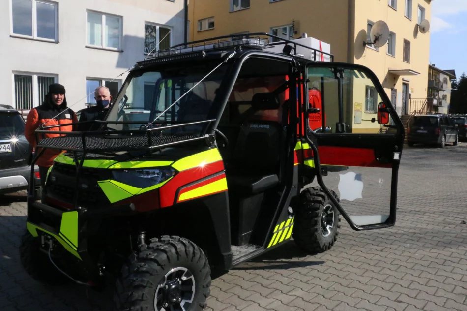 Druhowie z OSP Łososina Górna pochwalili się nowymi pojazdami strażackimi - zdjęcie 3