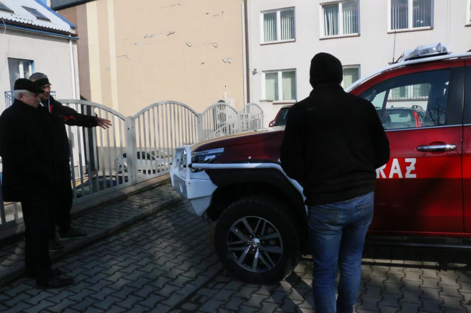 Druhowie z OSP Łososina Górna pochwalili się nowymi pojazdami strażackimi - zdjęcie 19