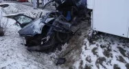 Zderzenie samochodu osobowego z autobusem - zdjęcie 2