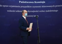 Komisja ds. pedofilii zawiadamia prokuraturę ws. sześciu księży. Episkopat zaprezentował raport  - zdjęcie główne