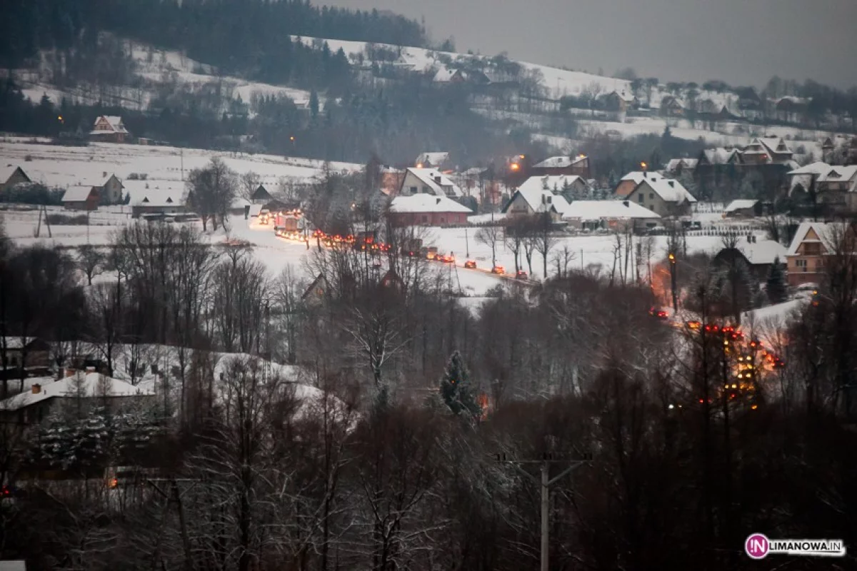 Intensywne opady powodują 'paraliż komunikacyjny'