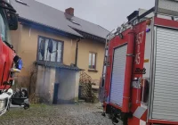 Strażacy wezwani do pożaru w wielorodzinnym budynku - zdjęcie główne