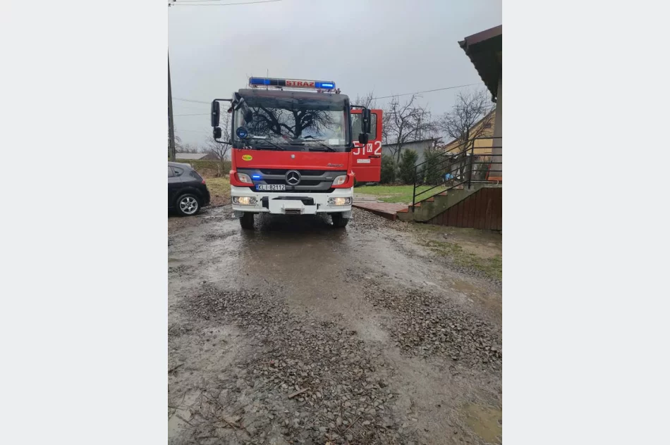 Strażacy wezwani do pożaru w wielorodzinnym budynku - zdjęcie 2