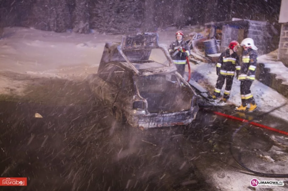 Spłonął samochód zaparkowany przed domem - zdjęcie 2
