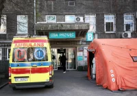 Coraz młodsi i otyli pacjenci trafiają na oddział covidowy - wolne tylko trzy łóżka - zdjęcie główne