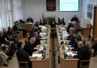 Rośnie pensja burmistrza, a także ceny za śmieci - zdjęcie główne