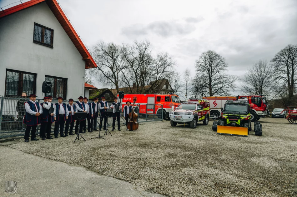 Nowe pojazdy dla jednostki oficjalnie przekazane - zdjęcie 11