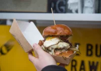 Mniej stresu to rzadsze wizyty w fast-foodach - zdjęcie główne