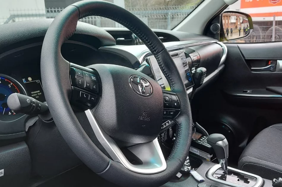 Oficjalne przekazanie i poświęcenie nowych pojazdów OSP w Łososinie Górnej - zdjęcie 13