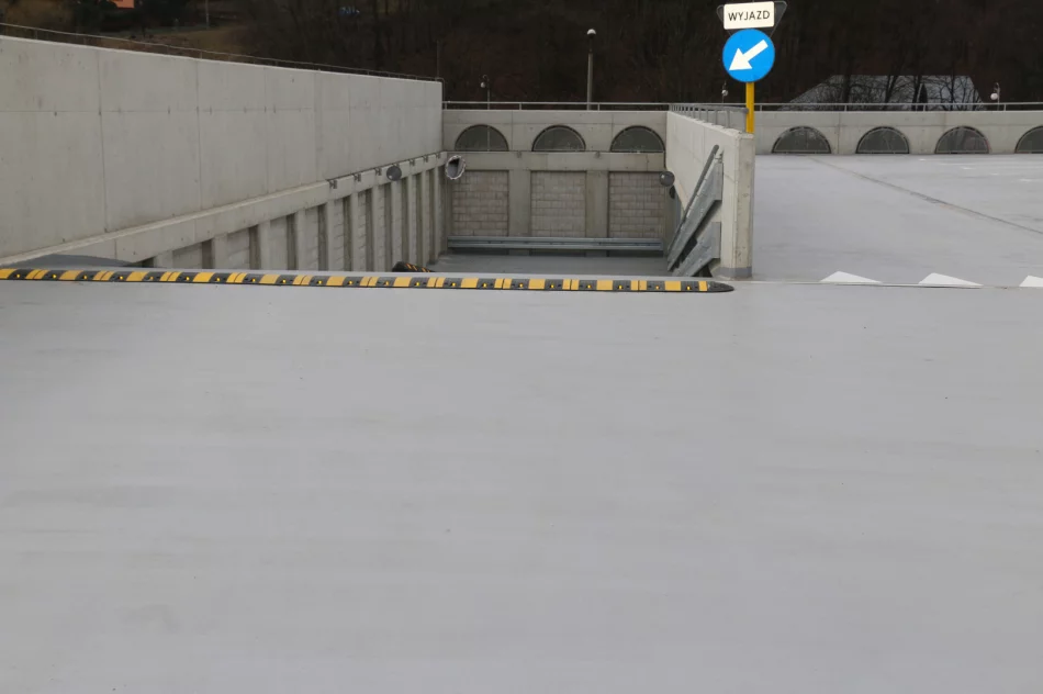 Parking przy Bazylice do dyspozycji kierowców ! - zdjęcie 11