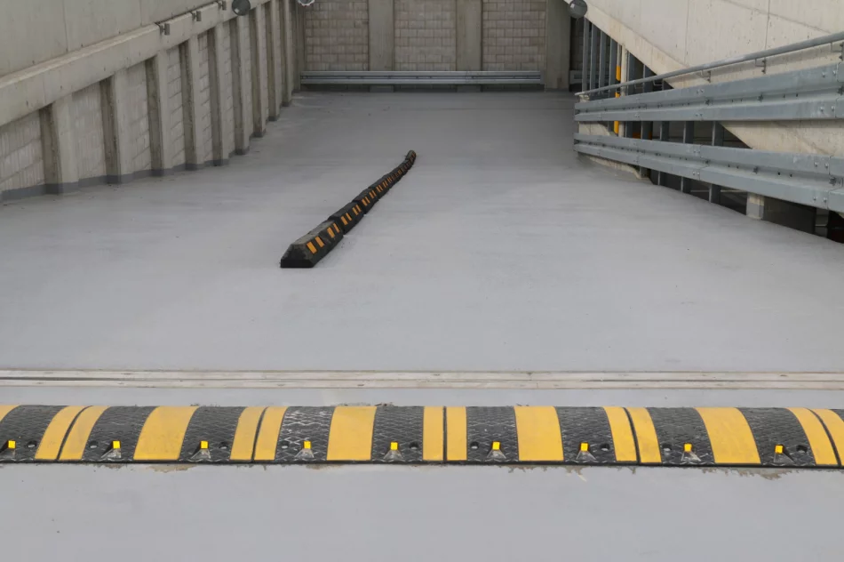 Parking przy Bazylice do dyspozycji kierowców ! - zdjęcie 10