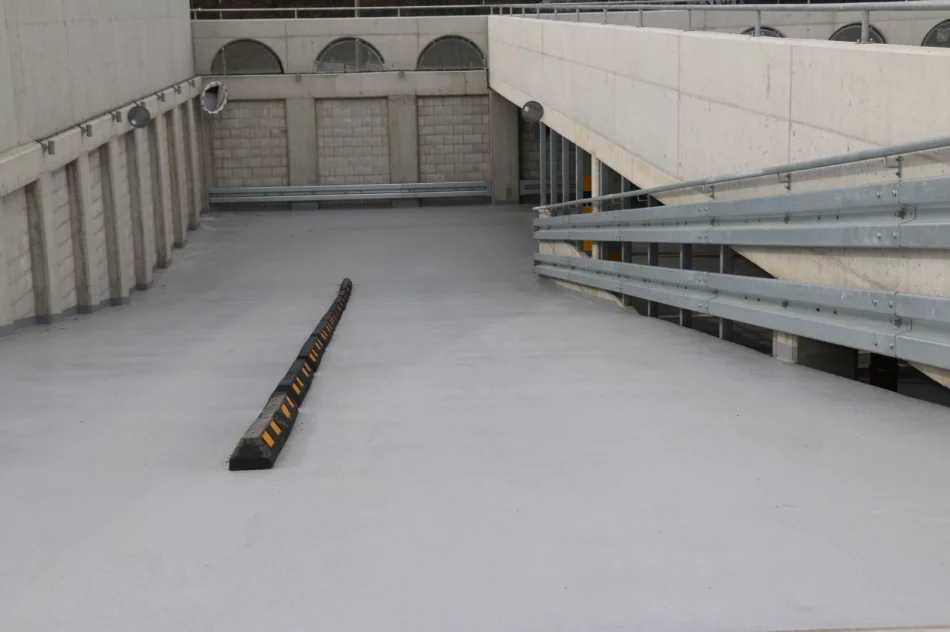 Parking przy Bazylice do dyspozycji kierowców ! - zdjęcie 12