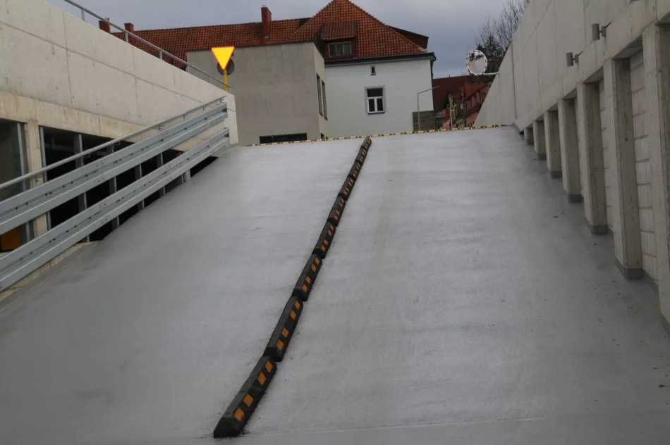 Parking przy Bazylice do dyspozycji kierowców ! - zdjęcie 19