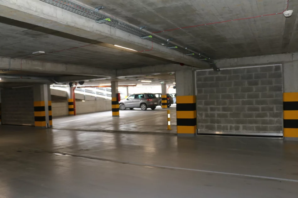 Parking przy Bazylice do dyspozycji kierowców ! - zdjęcie 15