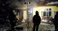 Nocny pożar budynku - zdjęcie 2