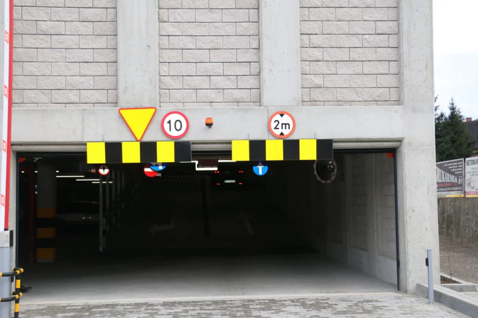 Nowy parking po raz pierwszy wypełnił się pojazdami - zdjęcie 7