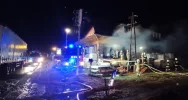 Sześć zastępów straży gasi pożar - zapaliły się m.in. palety - zdjęcie 5