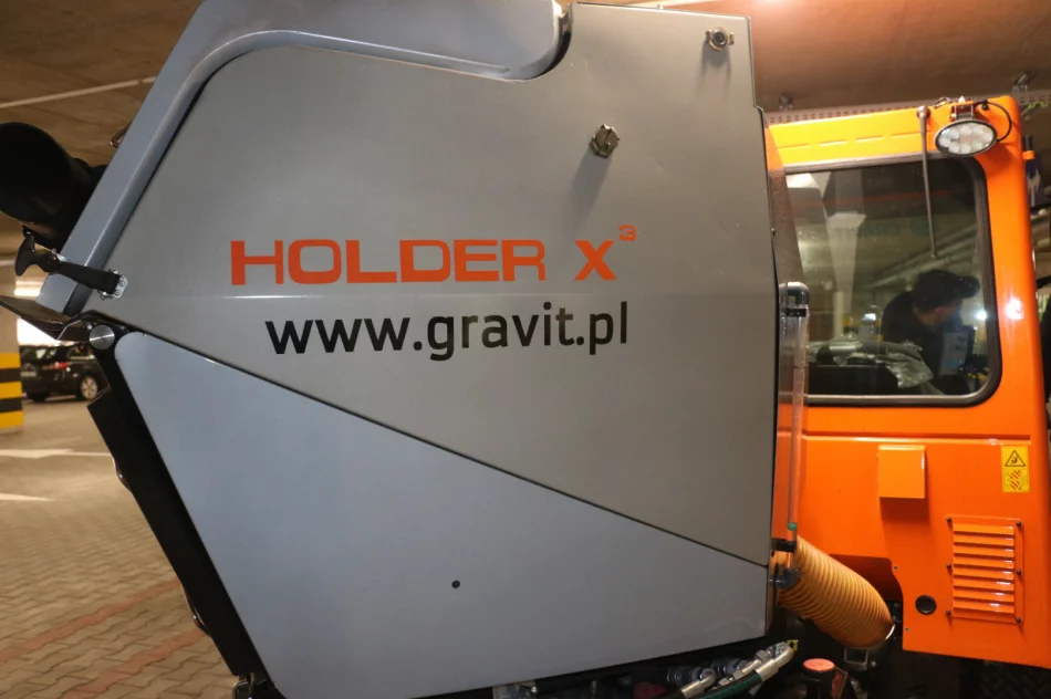 Maszyna komunalna zadba o utrzymanie czystości w mieście - zdjęcie 5