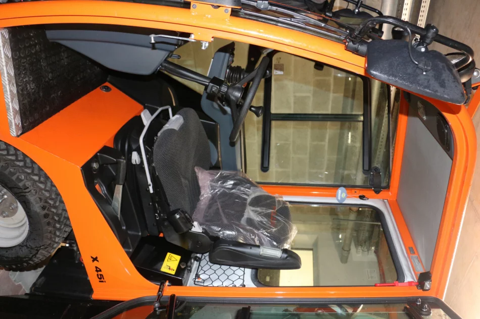 Maszyna komunalna zadba o utrzymanie czystości w mieście - zdjęcie 8