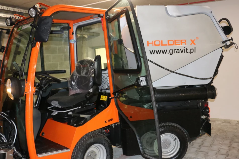 Maszyna komunalna zadba o utrzymanie czystości w mieście - zdjęcie 9