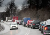 Przedświąteczny ruch na drogach i przerwa w remoncie 'krajówki' - zdjęcie główne