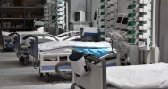 Premier odwiedził szpital tymczasowy w krakowskiej hali Expo - zdjęcie 3