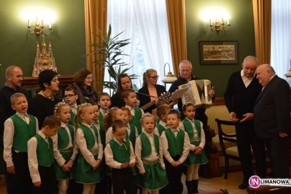 Mali kolędnicy zaśpiewali w Krakowie - zdjęcie 2