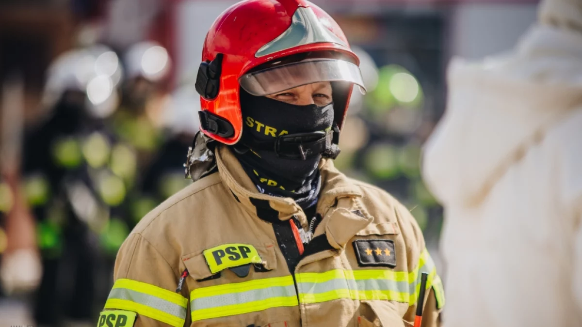 Zarobki w Państwowej Straży Pożarnej wynoszą od 6 tys. do ponad 30 tys. zł brutto
