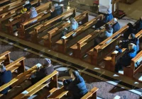 Ile osób w kościele po zmianie rozporządzenia? - zdjęcie główne