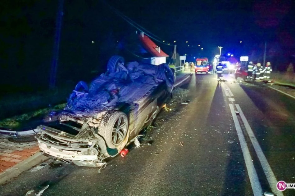 Zderzenie mazdy z bmw na 'krajówce'. Jedna osoba trafiła do szpitala - zdjęcie 3