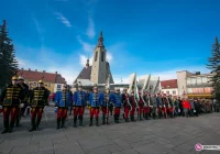 Rynek zamienił się w obóz wojskowy - zdjęcie główne