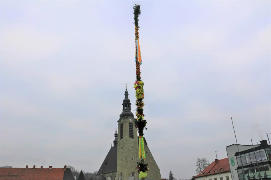 Wielkanocna Palma stanęła na limanowskim rynku - zdjęcie 3