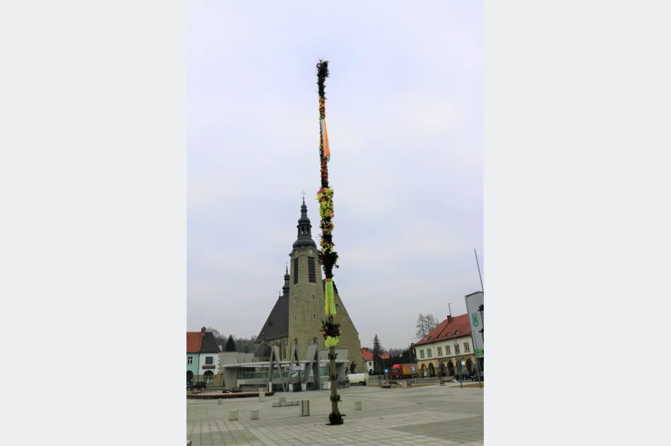 Tradycyjna palma wielkanocna zdobi już rynek - zdjęcie 3