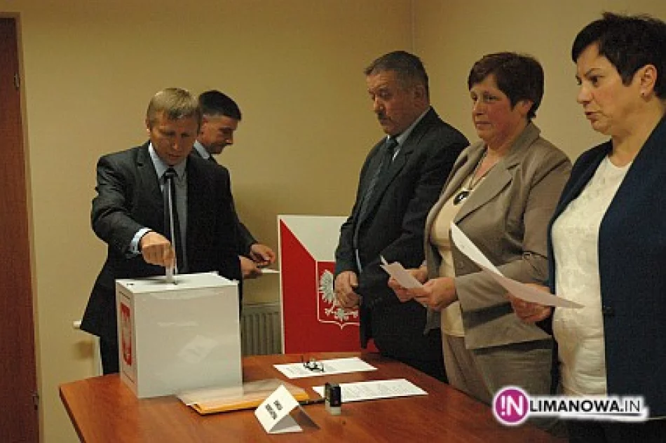 Radni i wójt złożyli ślubowanie. Bez zmian przewodniczącego - zdjęcie 2